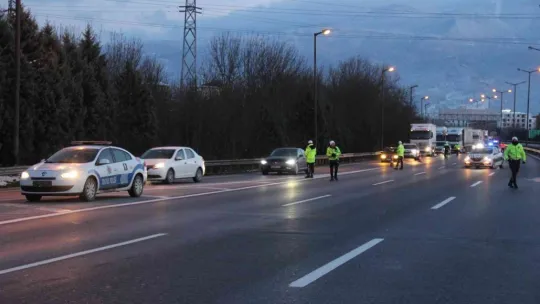 TEM Otoyolu İstanbul istikameti trafiğe kapatıldı