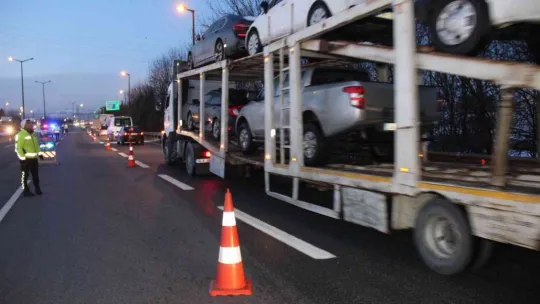 TEM Otoyolu İstanbul istikameti trafiğe kapatıldı