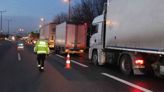 TEM Otoyolu İstanbul istikameti trafiğe kapatıldı