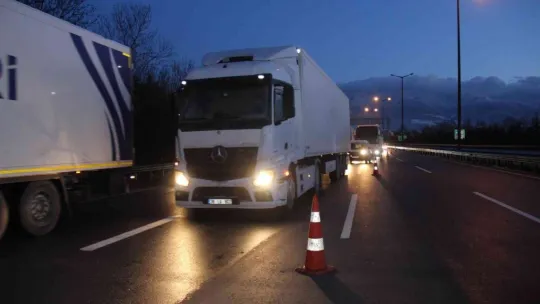 TEM Otoyolu İstanbul istikameti trafiğe kapatıldı