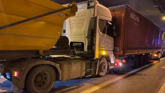 TEM Otoyolu savaş alanına döndü: Yaralılar var
