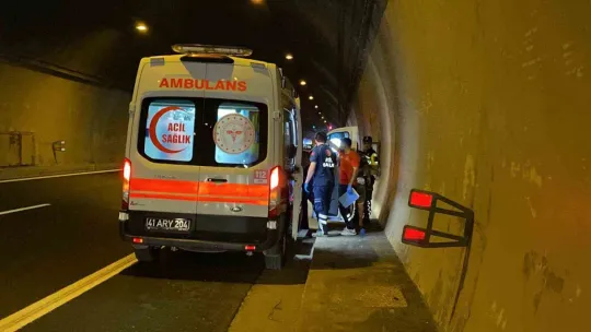 TEM Otoyolu savaş alanına döndü: Yaralılar var