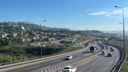 Kocaeli geçişinde bayram trafiği yoğunluğu