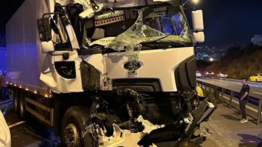 TEM otoyolunda büyük kaza: 4 yaralı