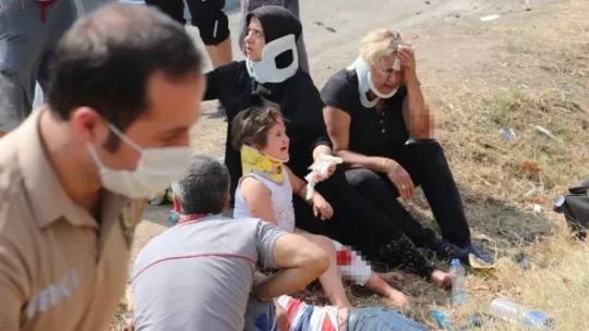 TEM Otoyolu'nda can pazarı: 2'si çocuk 6 yaralı
