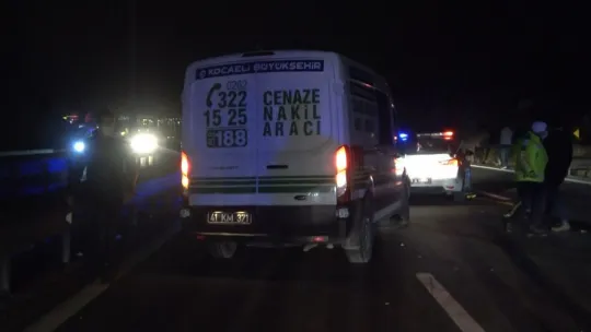 TEM Otoyolunda feci kaza: 1 ölü, 4 yaralı