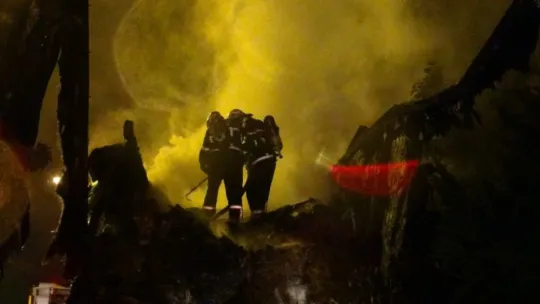 TEM Otoyolu'nda tır alevlere teslim oldu