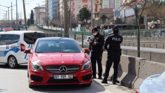 Temaslı pilot ceza kesilerek yurda yerleştirildi!