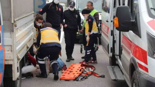 TEM'de çalışan Karayolları işçisine çarpıp kaçtı