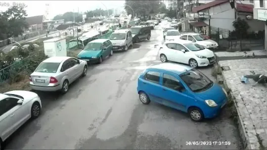 Temizliğe gittiği evde balkondan düşerek hayatını kaybetti