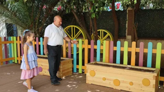 Temsili çocuk başkanın istediği 'masal bahçe' yeni eğitim yılına hazır