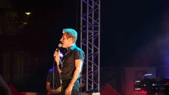 Teoman basın mensuplarını konserinden kovdu