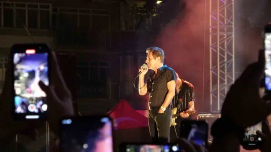 Teoman basın mensuplarını konserinden kovdu