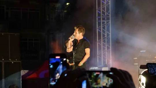 Teoman basın mensuplarını konserinden kovdu