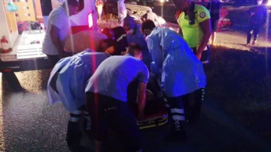 Ters yöne giren 2 araç ortalığı savaş alanına çevirdi: 7 yaralı!