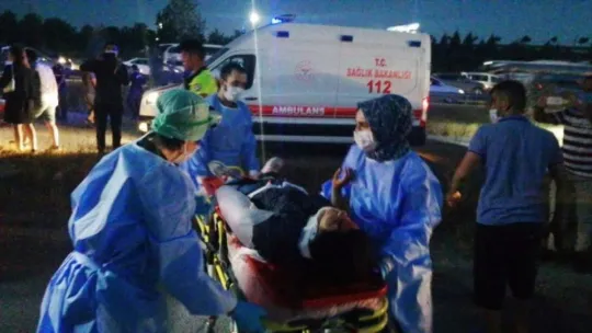 Ters yöne giren 2 araç ortalığı savaş alanına çevirdi: 7 yaralı!