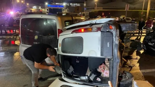 Kocaeli'de alkollü sürücü dehşet saçtı: 4 yaralı