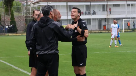 Belediye Derincespor ligde kaldı: 2-1