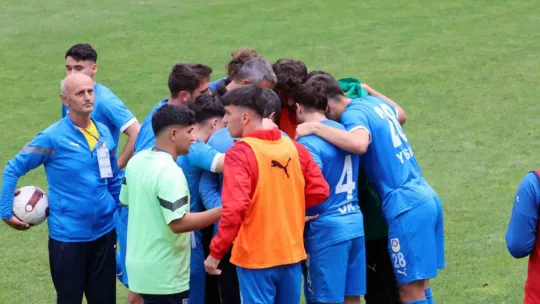 Belediye Derincespor ligde kaldı: 2-1