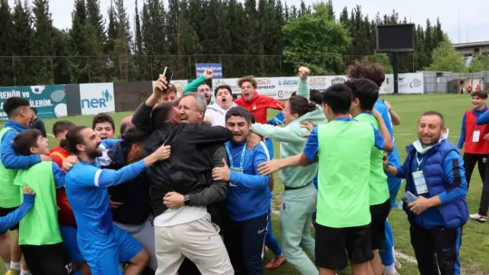 Belediye Derincespor ligde kaldı: 2-1
