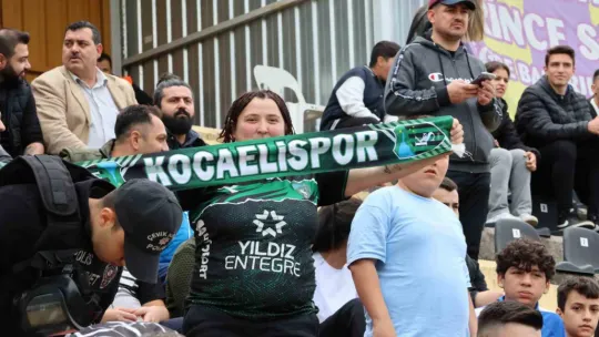 Belediye Derincespor ligde kaldı: 2-1