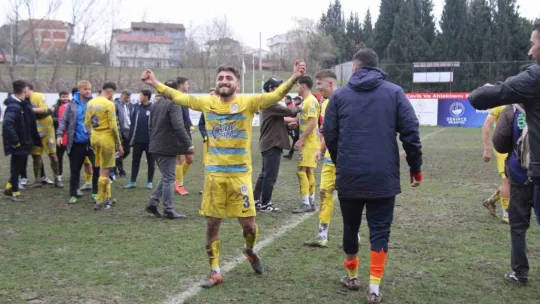 Derince'de maç sonu ortalık karıştı