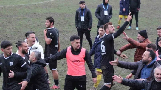 Derince'de maç sonu ortalık karıştı