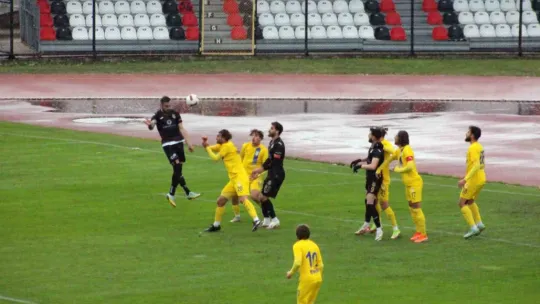 Belediye Derincespor'u eski Kocaelisporlular yıktı: 2-1