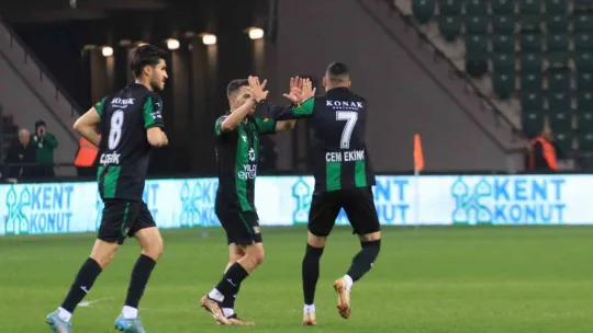 Kocaelispor 1-1 eriyor