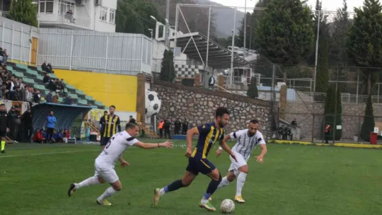 Belediye Derincespor alkışı hak ediyor: 2-1