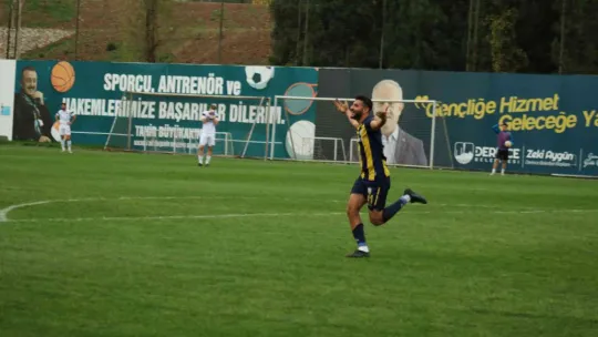 Belediye Derincespor alkışı hak ediyor: 2-1