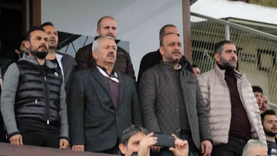 Belediye Derincespor alkışı hak ediyor: 2-1