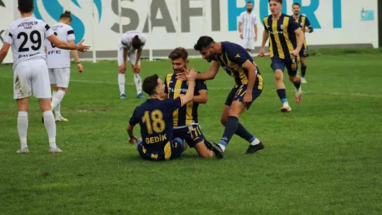 Belediye Derincespor alkışı hak ediyor: 2-1
