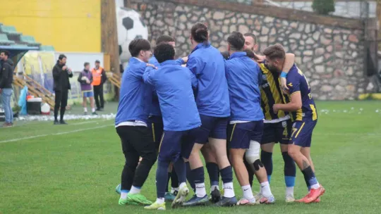 Belediye Derincespor alkışı hak ediyor: 2-1