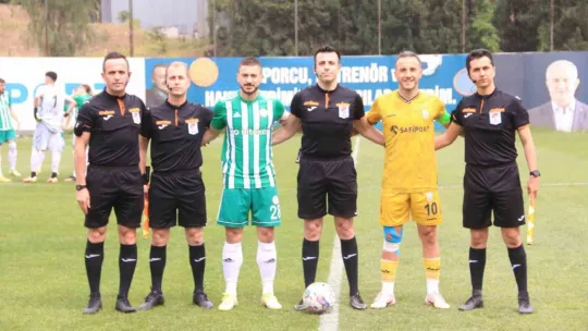 Belediye Derincespor sahasında farklı galip geldi: 3-0.