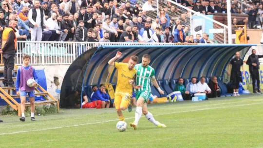 Belediye Derincespor sahasında farklı galip geldi: 3-0.