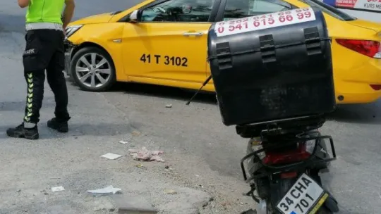 Ticari taksi ile çarpışan kurye yaralandı!
