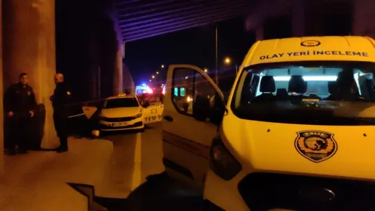 Ticari takside silahla vurulmuş halde bulundu
