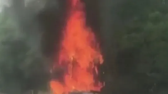 Tır alevlere teslim oldu