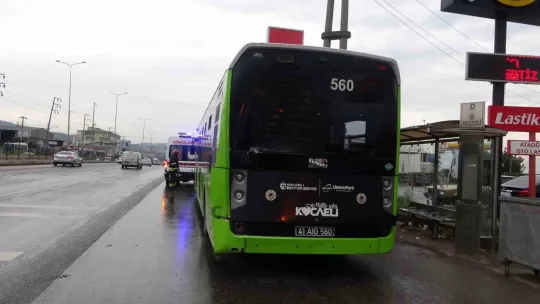 Tır belediye otobüsüne çarptı : Çok sayıda yaralı var