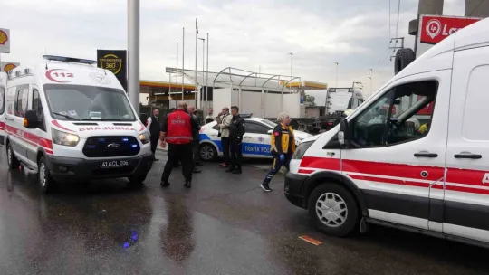 Tır belediye otobüsüne çarptı : Çok sayıda yaralı var
