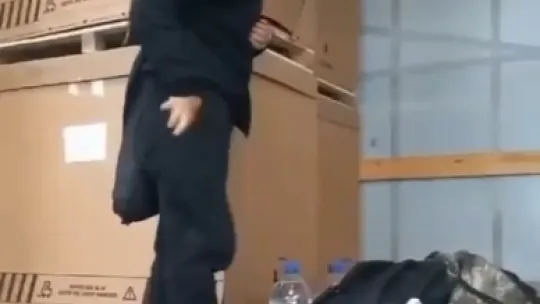 Tır dorsesindeki kutudan mülteci çıktı