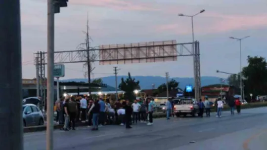 Tır ile motosiklet çarpıştı