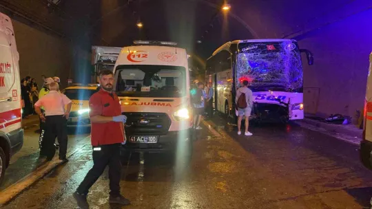 Kocaeli'de ortalık savaş alanına döndü: 15 yaralı