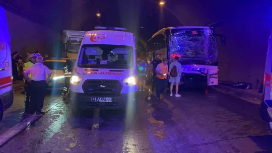 Kocaeli'de ortalık savaş alanına döndü: 15 yaralı
