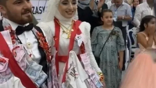 Tır şoförü damada düğünde bakın ne hediye ettiler?