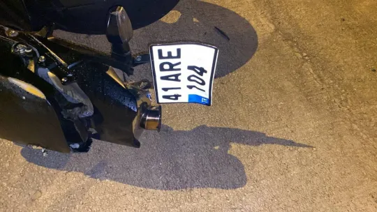 Tıra çarpan motosikletin sürücüsü hastanede hayatını kaybetti