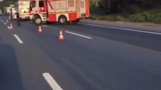 Tıra çarpan otomobildeki 6 kişi yaralandı