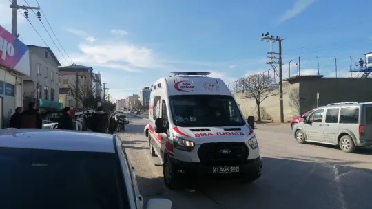 Tıra çarpmamak için iş yerinin duvarına girdi