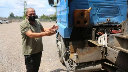 Tırının aküleri çalınmasın diye özel kapak yaptırdı, hırsızlar kapağı bile çaldı